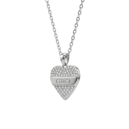 Collar de corazón grabado LOVE