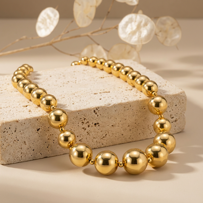 Collar de bolas con cuentas en tono dorado
