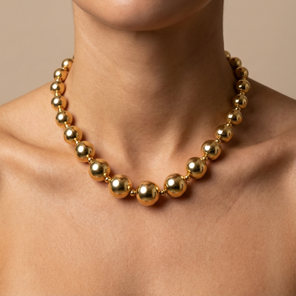 Collar de bolas con cuentas en tono dorado