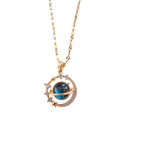 Collar de oro con colgante de media luna estrellada