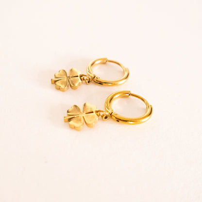 Pendientes de aro con trébol Élara