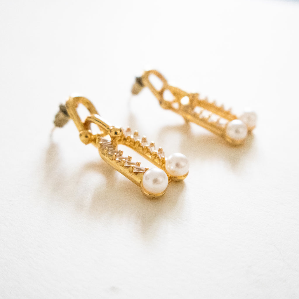 Chain Pearl Duo Earrings