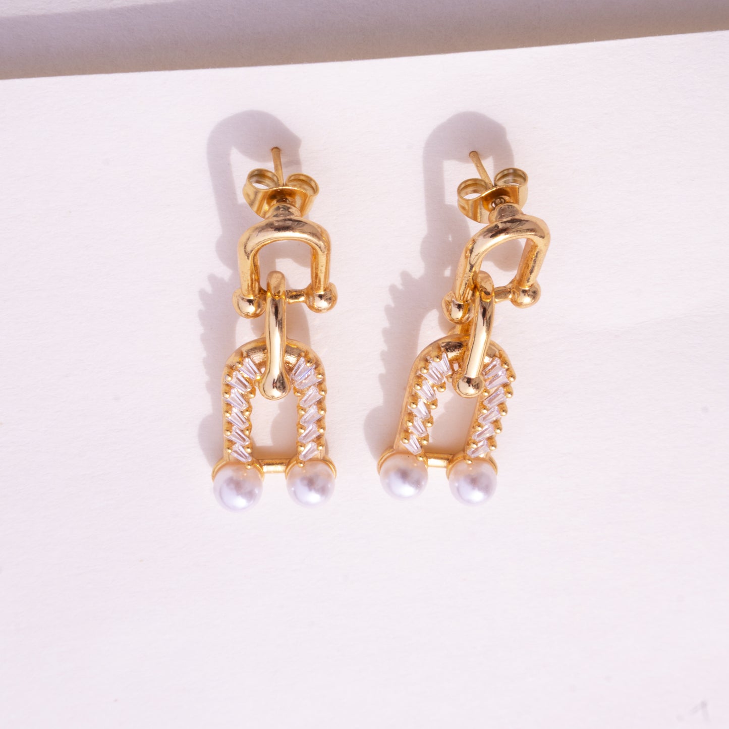 Pendientes de cadena con perlas y dúo