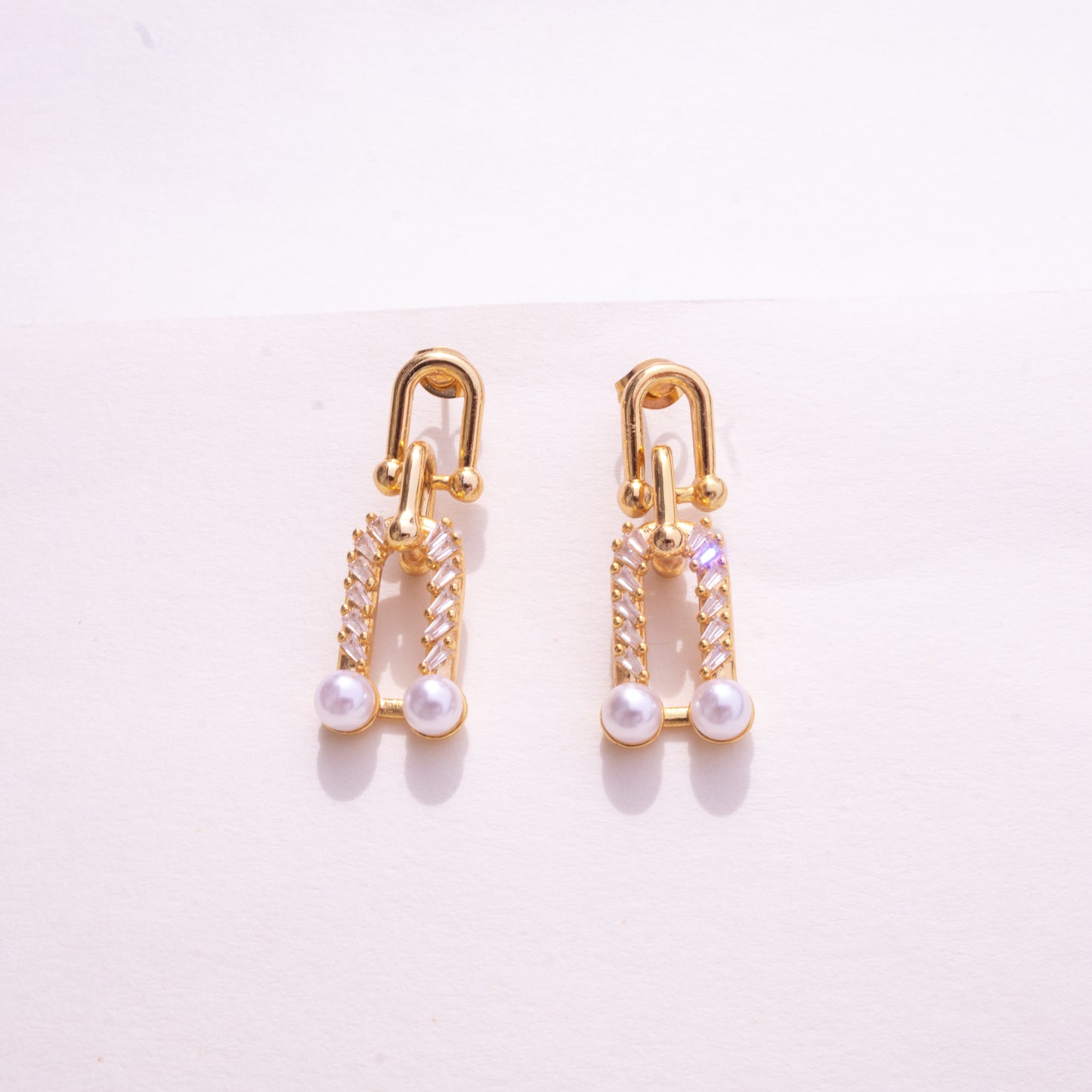 Pendientes de cadena con perlas y dúo