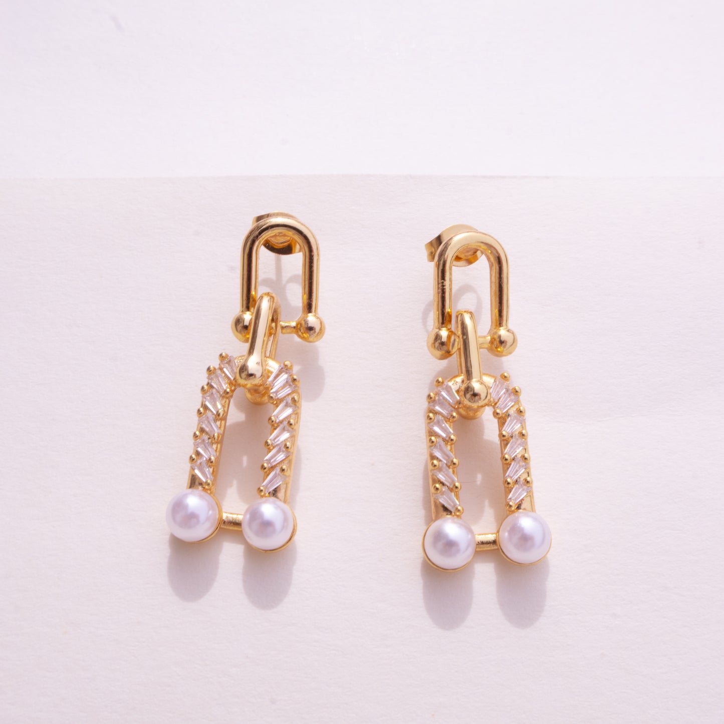 Pendientes de cadena con perlas y dúo