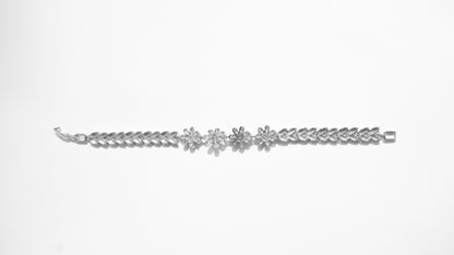 Margarida Sea Foam Daisy Bracelet