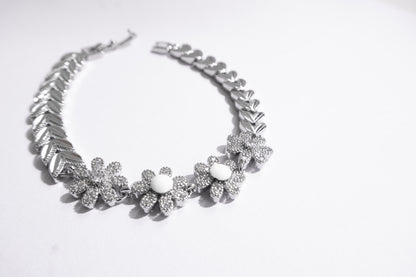 Margarida Sea Foam Daisy Bracelet