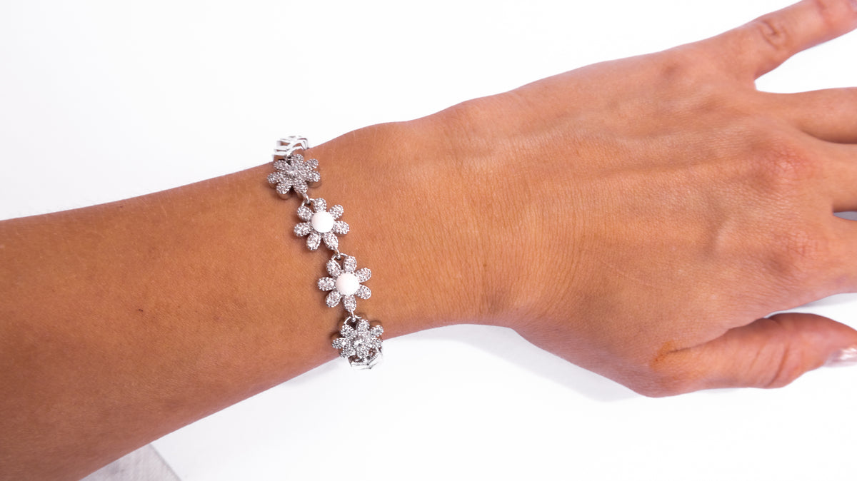 Margarida Sea Foam Daisy Bracelet