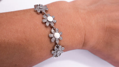 Margarida Sea Foam Daisy Bracelet