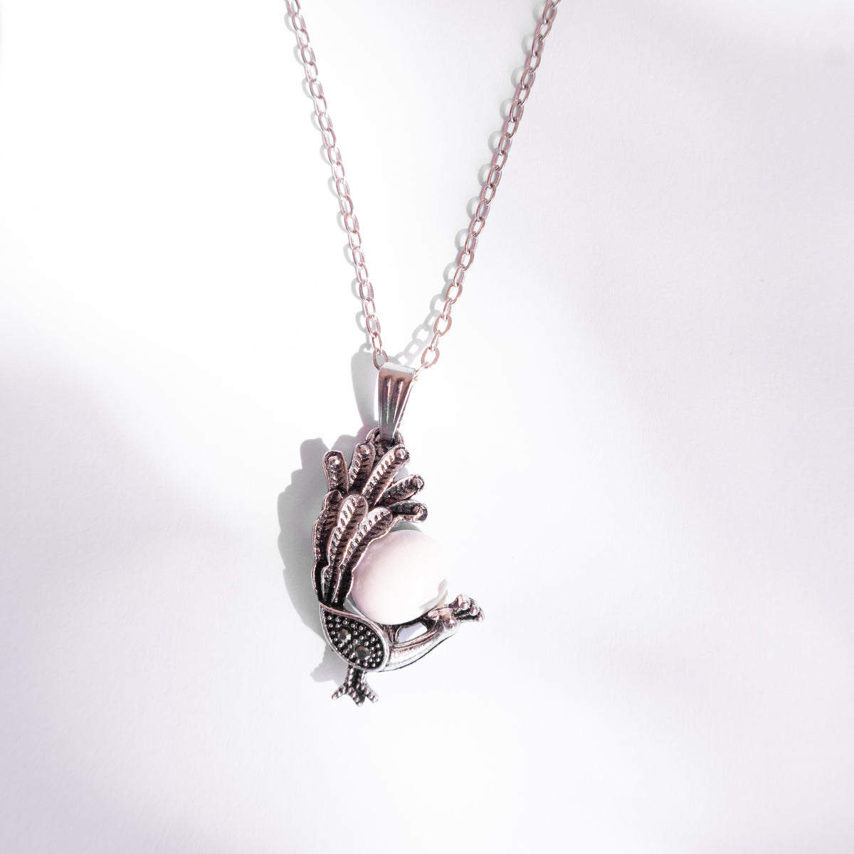 Leque Peacock Sea Foam Necklace