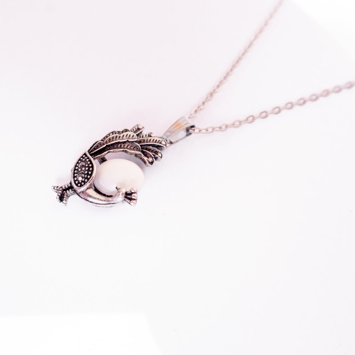 Leque Peacock Sea Foam Necklace