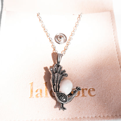 Leque Peacock Sea Foam Necklace