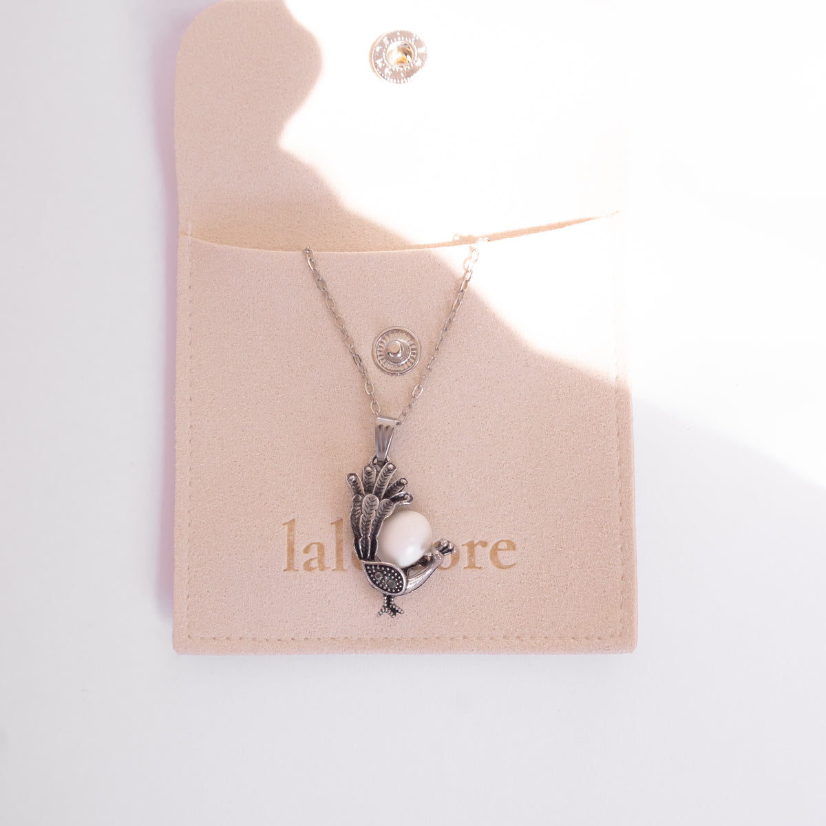 Leque Peacock Sea Foam Necklace