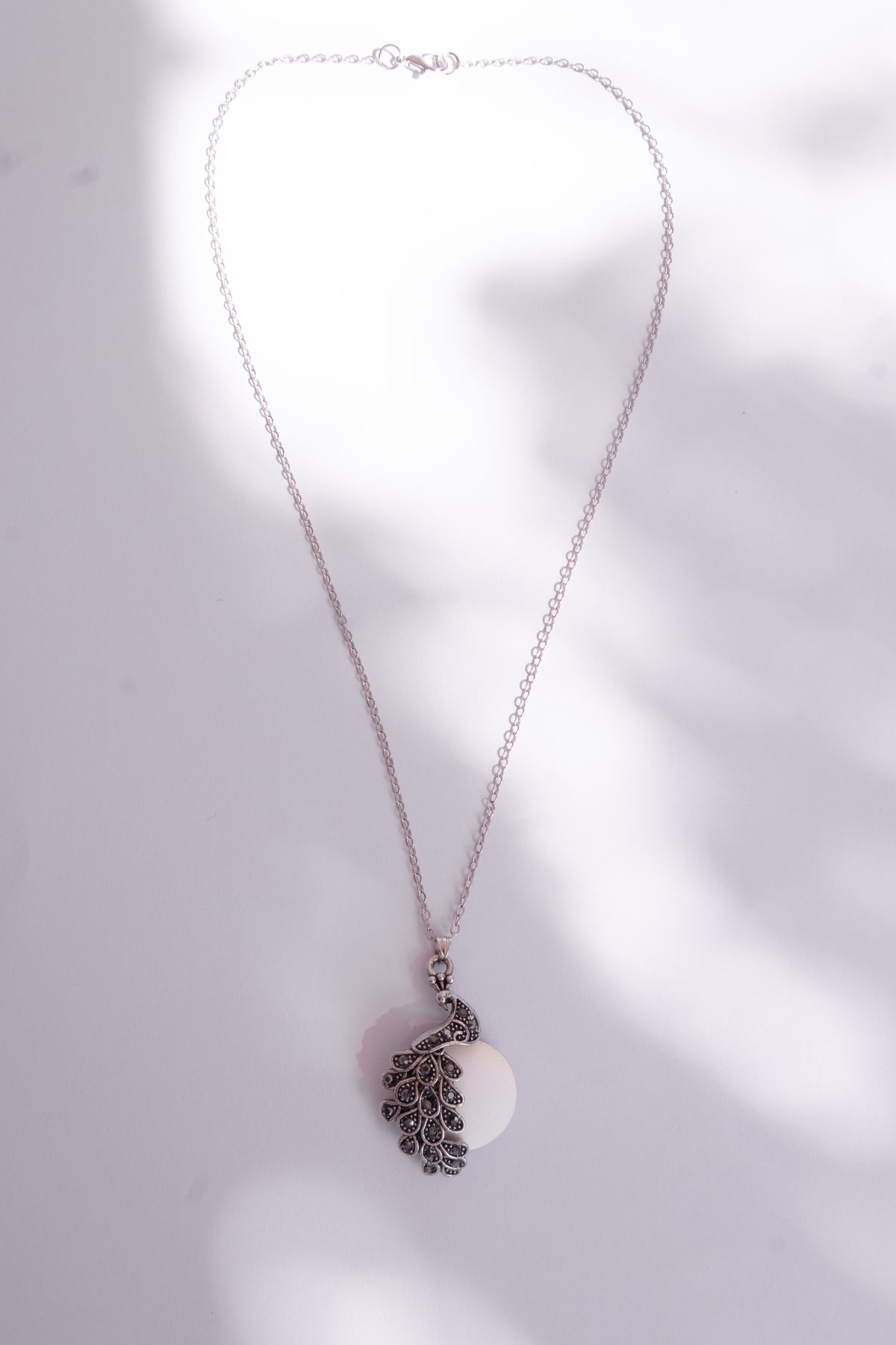 Pavão – Peacock Sea Foam Necklace