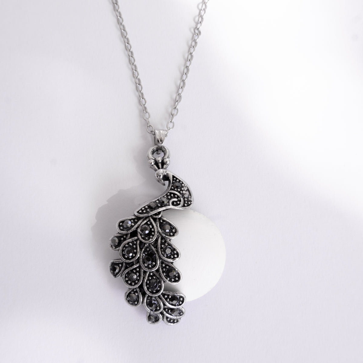 Pavão Peacock Sea Foam Necklace