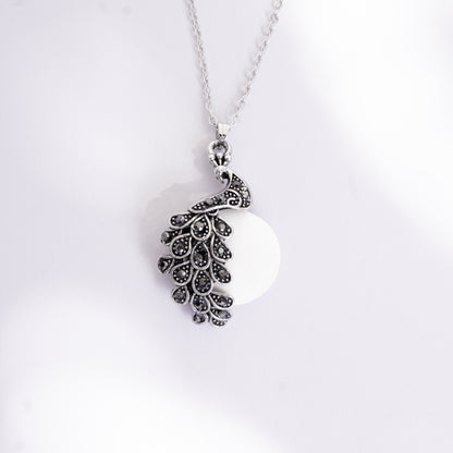 Pavão Peacock Sea Foam Necklace