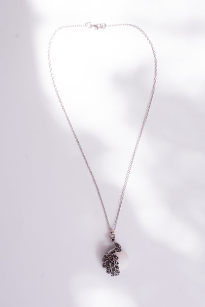 Pavão – Peacock Sea Foam Necklace