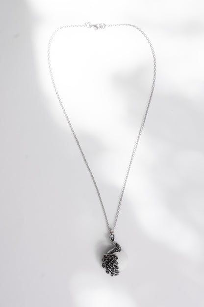 Pavão Peacock Sea Foam Necklace