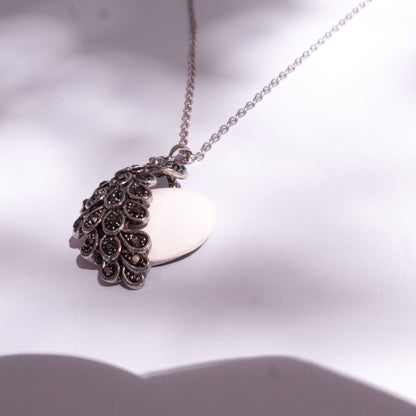 Pavão – Peacock Sea Foam Necklace