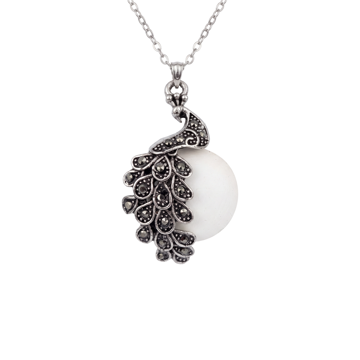 Pavão – Peacock Sea Foam Necklace